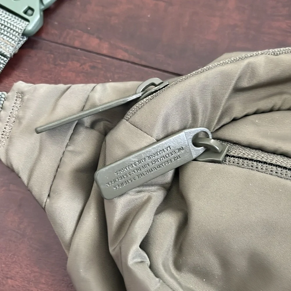 Adidas Olive Green Fanny Pack Bag - Picture 6 of 7